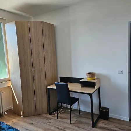 Maison Spacieuse Privatisee Ou A La - Places De Parking Bed & Breakfast *