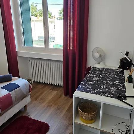 Bed & Breakfast Maison Spacieuse Privatisee Ou A La - Places De Parking Saint-Michel (Charente)