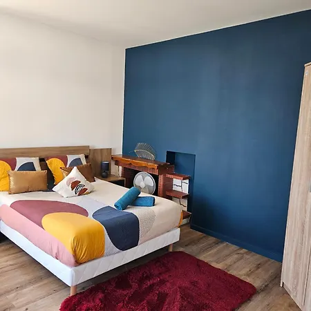 Maison Spacieuse Privatisee Ou A La - Places De Parking Bed & Breakfast