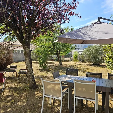 Maison Spacieuse Privatisee Ou A La - Places De Parking Saint-Michel (Charente)
